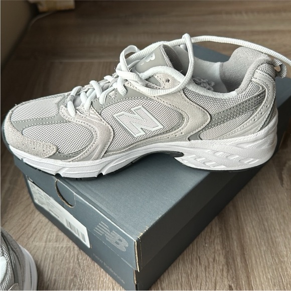 New Balance Sneakers - Picture 4 of 6